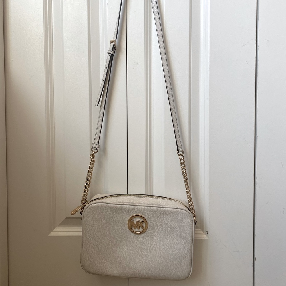 White Michael Kors Ginny leather crossbody